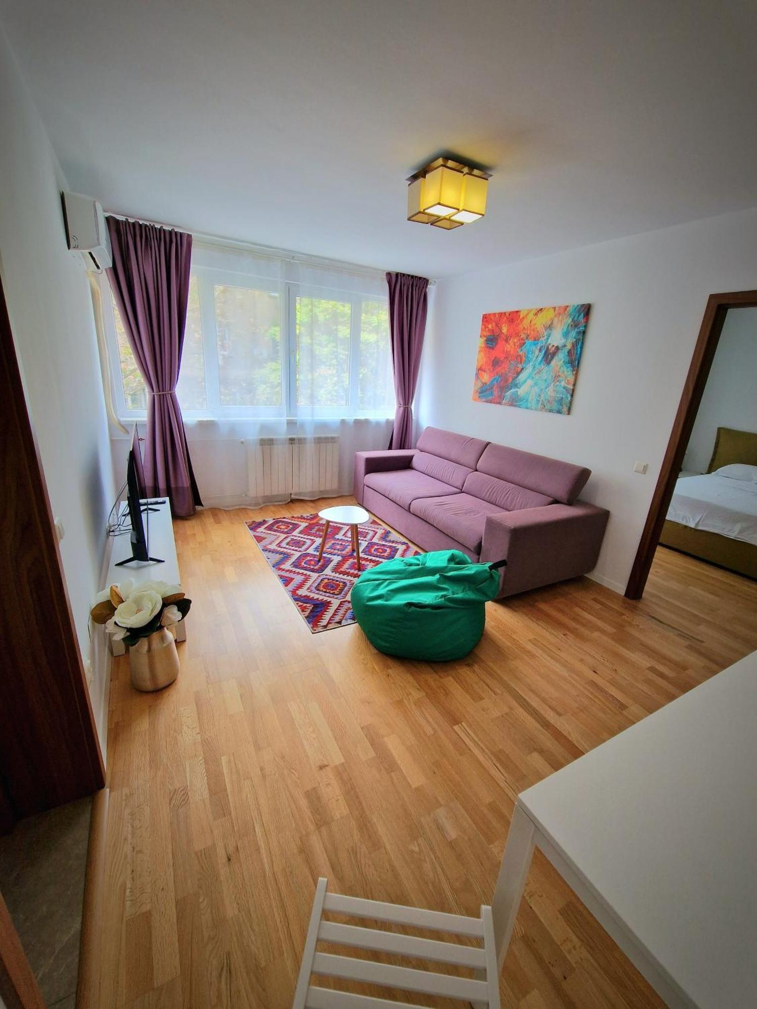 Old Town Central Oasis - Secured Parking Nearby - Self Check In - Metro Station At 1Min Бухарест Екстер'єр фото